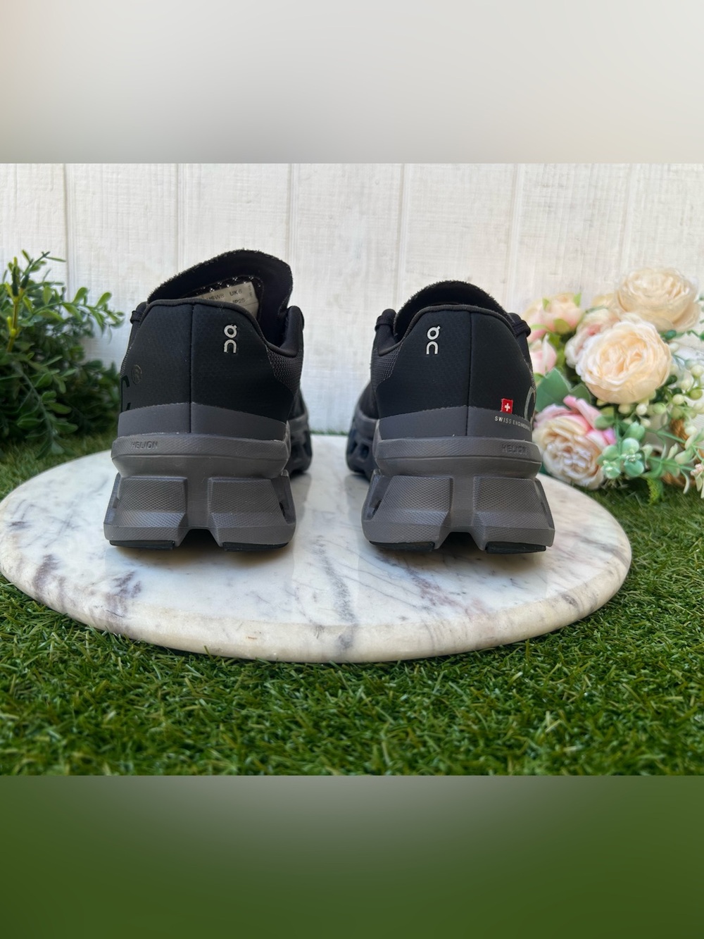 ON Cloudmonster running trainers in triple black wine size 8 gently used - Picture 13 of 16
